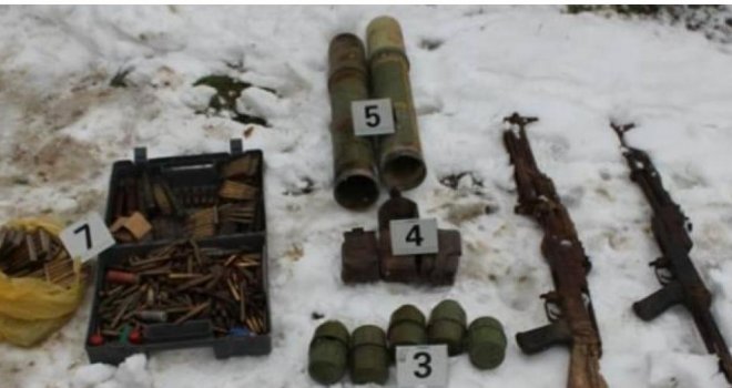 Akcije na području Sarajeva i Tuzle: Uhapšene dvije osobe, nađeni droga, puške, municija...