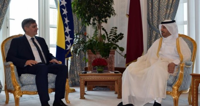 Zvizdić i delegacija Vijeća ministara BiH se sastali s katarskim šeikom Al Thanijem