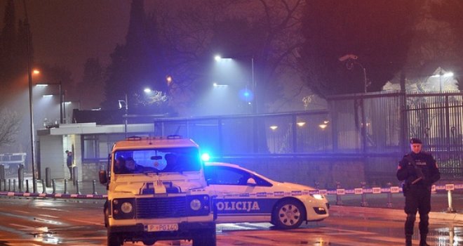 Bačena bomba na Američku ambasadu u Podgorici, napadač se digao u vazduh