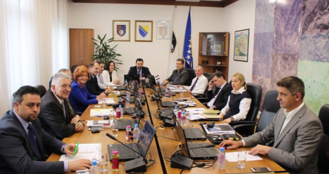 Ministri podnijeli ostavke, Elmedin Konaković čeka zadnji trenutak