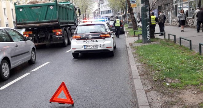 Autom udario pješakinju u centru Sarajeva, prevezena na KCUS