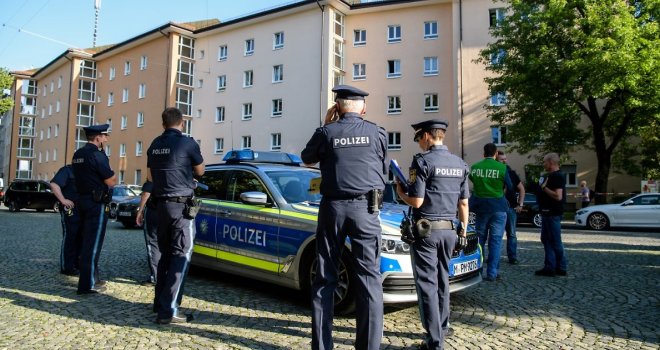 Napad nožem u Minhenu: Jedna osoba ubijena, policija traga za ranjenim napadačem
