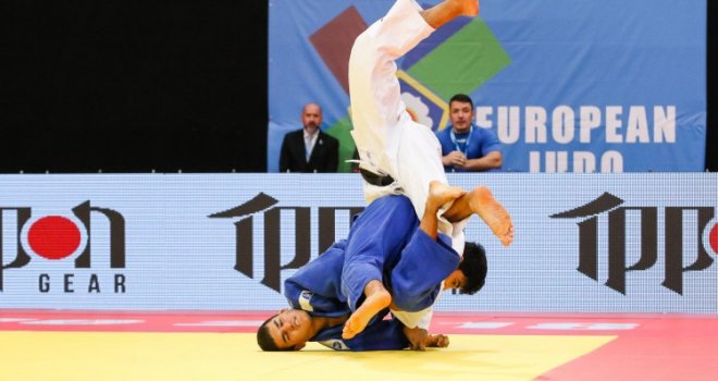 Vučurević u borbi za bronzanu medalju, od pobjedničkog postolja dijeli ga borba sa Rumunom Alexom Cretom