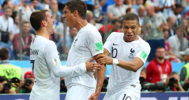 Nogometaši Francuske u polufinalu Svjetskog prvenstva, Urugvaj nemoćan bez Cavanija