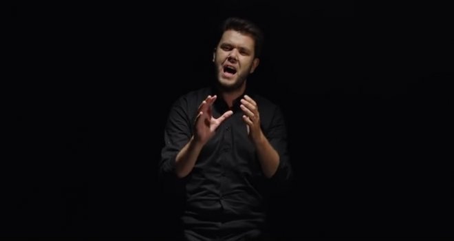 Mladi bh. pjevač Latif Močevič pjesmu 'Tiho' poklanja djeci bez roditeljskog staranja