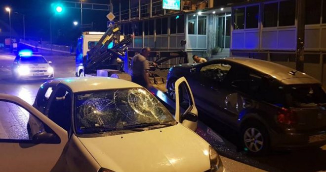 Izbila masovna tuča u Mostaru, osam uhapšenih: Dva automobila razbijena, u jednom pronađeno više palica