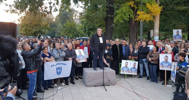 Nekoliko hiljada građana na skupu u Sarajevu poručilo: Hoćemo pravdu za Dženana Memića!