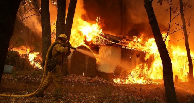 Broj žrtava požara u Kaliforniji porastao na 56, nestalo 130 osoba, izgorjelo skoro 9.000 kuća i objekata
