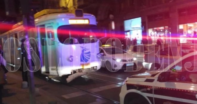 Tuča u tramvaju u Titovoj ulici: Sukobile se dvije grupe mladića, u jednoj migranti