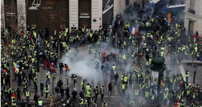 U Parizu ponovo došlo do sukoba policije i demonstranata