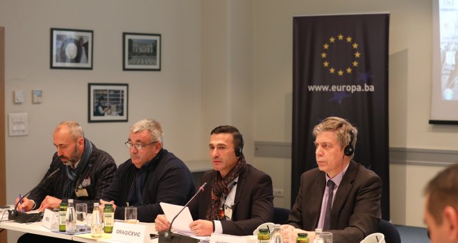  Ambasadori država članica EU i šef Delegacije EU sastali se sa Murizom Memićem i Davorom Dragičevićem