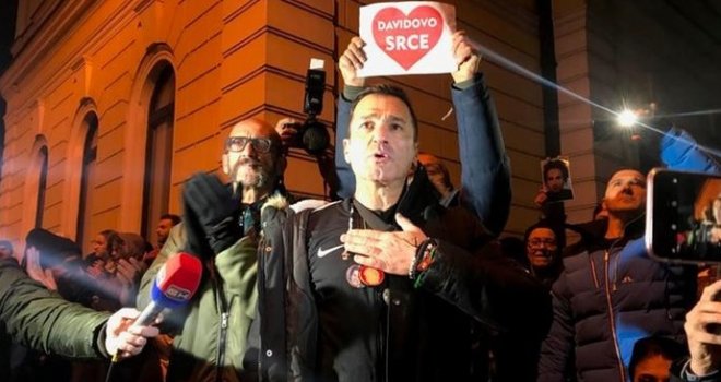 Rastu tenzije pred javni doček Nove godine: Davor Dragičević objavio listu zahtjeva uoči sutrašnjeg protesta na Trgu Krajine