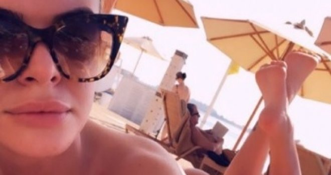 Pažnja, vruće! Rialda u toplesu na vreloj plaži u Dubaiu pokazala gotovo SVE...