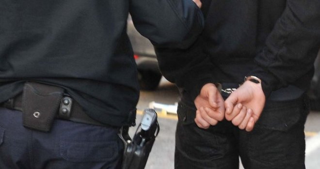 Akcija 'Teatar': Uhapšene tri osobe, oduzeta veća količina droge