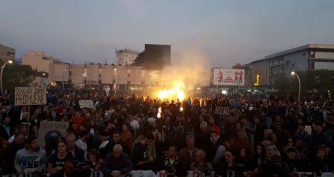 Više hiljada Crnogoraca na građanskom prosvjedu 'Odupri se 97.000'