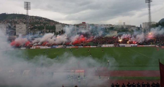Šampionska bakljada: Pogledajte kako navijači Sarajeva slave titulu