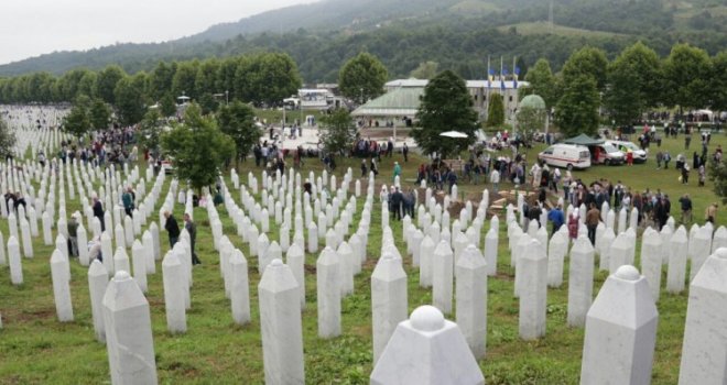 Pamtimo Vašu odluku kojom ste lokaciju u Potočarima odredili za mezarje i spomen-obilježje ubijenima u genocidu