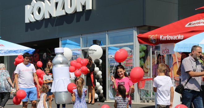 Besplatne kupovine za najsretnije i pokloni dobrodošlice: Kupci pohrlili u novootvorene Konzum prodavnice u Knešpolju i Neumu