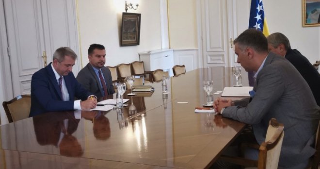 Hrvatski ambasador se odazvao Komšićevom pozivu: 'Predsjednici je trebalo previše vremena da demantira izjavu'