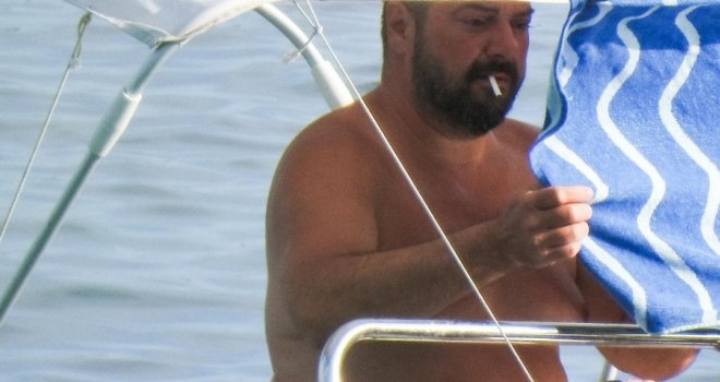 Goran Navojec 'uhvaćen' na odmoru: No, svu pažnju ukrale su njegove kupaće!