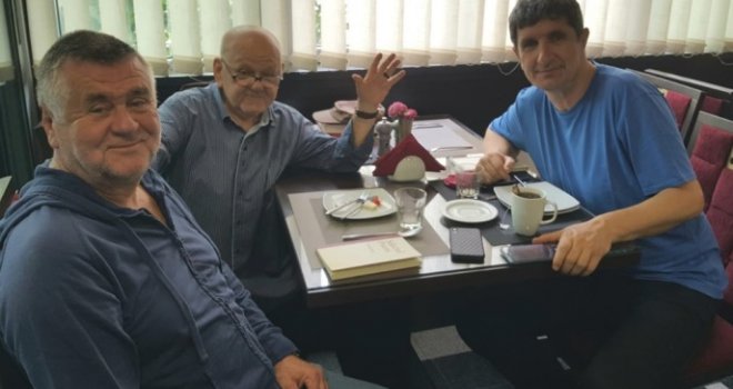 Dva pisca i reditelj na neočekivanom doručku: Gdje su se sreli Abdulah Sidran, Rajko Grlić i Ante Tomić? A četvrti se ne vidi...