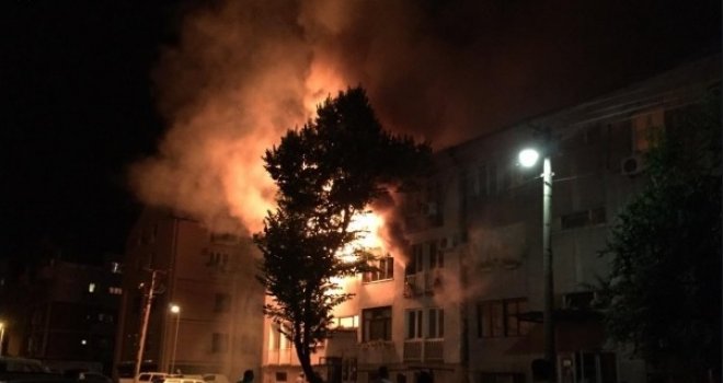 Izbio veliki požar u zgradi u Sarajevu, vatrogasci spašavali bebu: 'Bračni par se nagutao dima, žena bila bez svijesti'