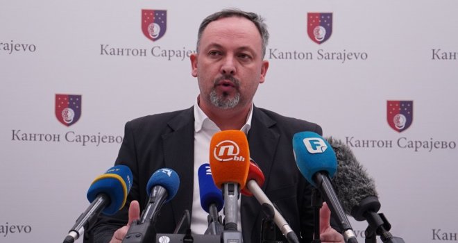Šef Kluba zastupnika SDA Mahir Dević pozitivan na koronu, u istoj su situaciji i Alma Omerović i Šeherzada Ćosić