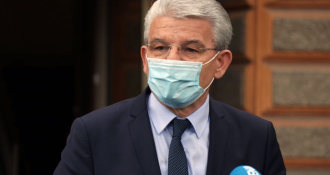 Džaferović: Pripadnici OS BiH mogu vršiti dezinfekciju, ne vidim potrebu za stranom pomoći