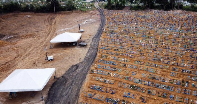 Brazil po broju zaraženih 'izbio' na 2. mjesto, iza SAD-a: Stanje sve teže, objavljene jezive fotografije novih groblja