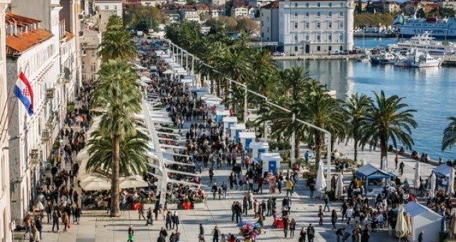 Detalji brutalnog napada na dvije žene u Splitu: Napadač na Rivi napao poznatu splitsku ginekologinju