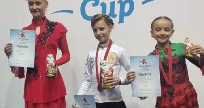 Novi uspjeh bh. sporta: Sarajka Ada Korić osvojila bronzu u umjetničkom klizanju na međunarodnom takmičenju u Budimpešti