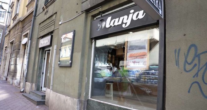 U Sarajevu na dvije lokacije oštećeni stakleni portali pekare 'Manja'
