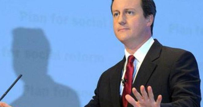 Konzervativci i David Cameron ostaju na čelu Britanije, potop Laburista