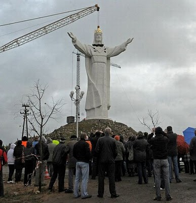statua isusa poljska