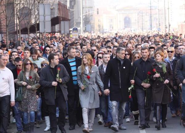 Čedomir Jovanović odaje poštu Zoranu Đinđiću / foto: Tanjug