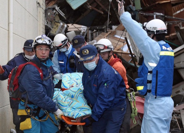 U Japanu spašeni tinejdžer i njegova baka