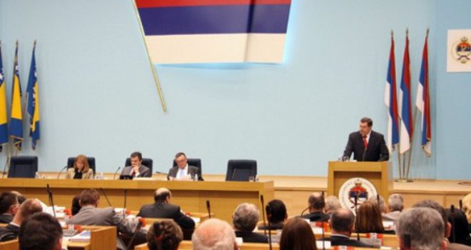 RS dobila Zakon o dječjoj zaštiti: Nezaposlenim porodiljama 405 KM