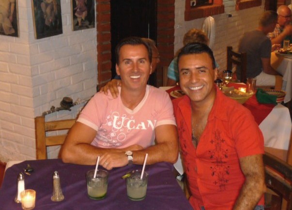 gay in cafe