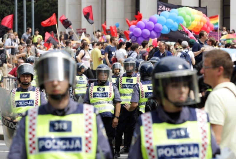 Jubilarni deseti Zagreb Gay Pride započeo je okupljanjem na Trgu žrtava fašizma u 14 sati/ Foto: Cropix