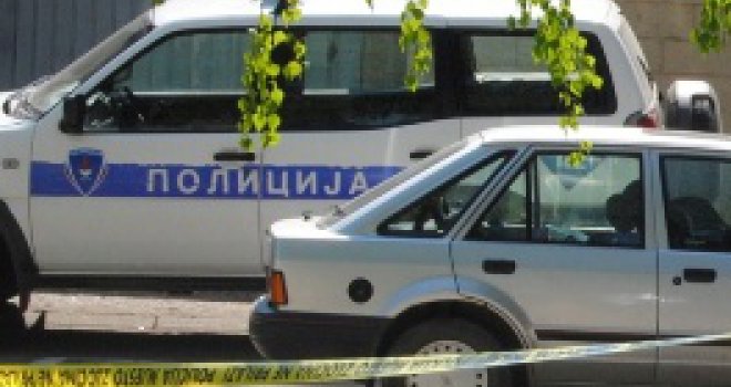 Nakon pronađenih ugljenisanih tijela: Ubio ženu, zapalio auto pa upucao sebe?