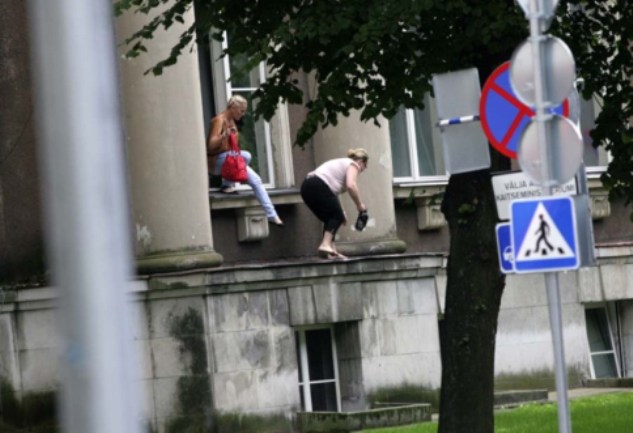 Naoružan upao u Ministarstvo odbrane, ljudi iskakali kroz prozore1