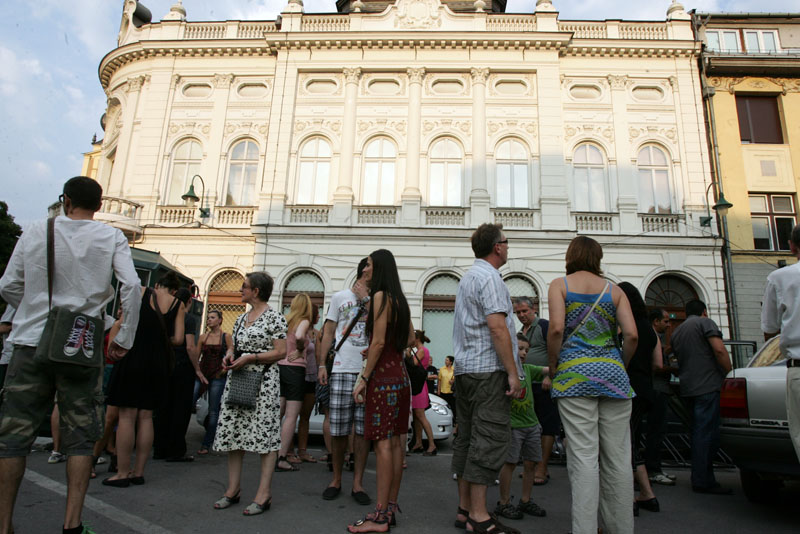 U Sarajevu održan protest protiv zatvaranja Umjetničke galerije BiH/ Foto: DEPO