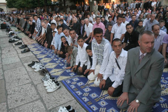 Bajram-namaz u Gazi Husrev-begovoj džamiji