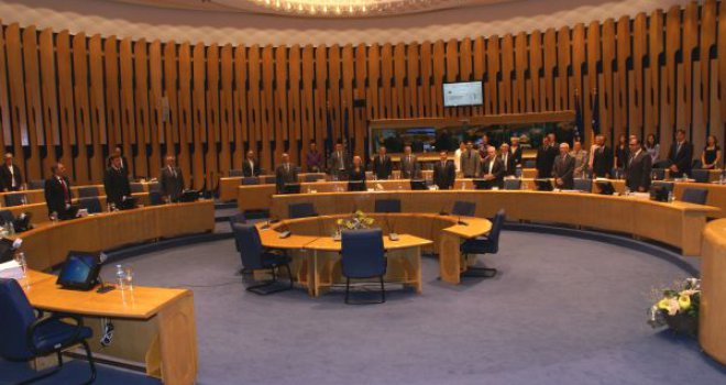 Dom naroda PFBiH u ponedjeljak nastavlja sjednicu glasanjem o 'korona zakonu'