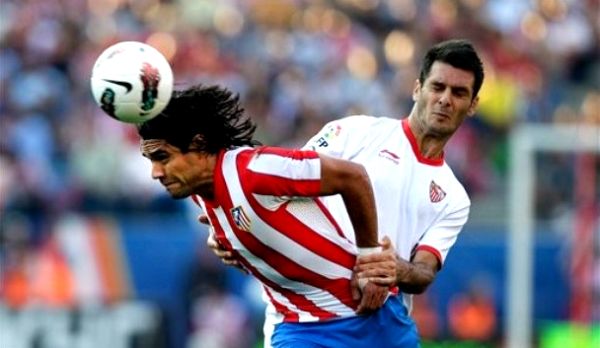 Emir Spahić i Radamel Falcao; foto: AP
