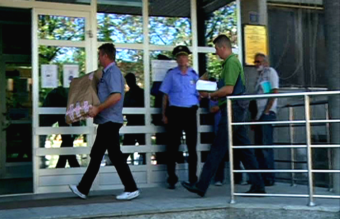 Šef brčanske Policije Goran Lujić je na konferenciji za novinare rekao da su pripadnici policijskih agencija, osim u Brčko Distriktu, izvršili dva pretresa u Tuzli i jedan u Banjaluci; foto: SRNA