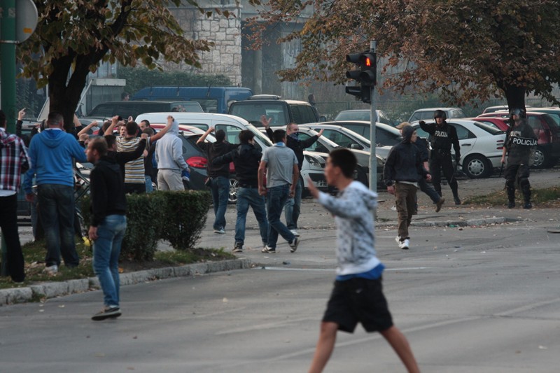 Navijački neredi između Torcide i Manijaka, 06.10.2011.  (Foto: DEPO)