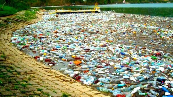 Jezero Perućac često je poprište ekoloških katastrofa; foto: Bistrobih.ba