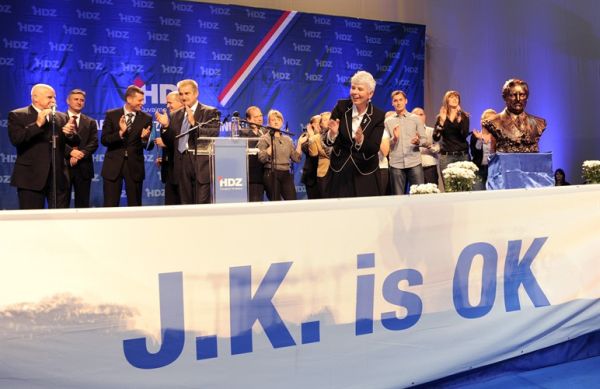 Jadranka Kosor i sporni slogan; foto: Tportal.hr
