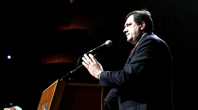 Milorad Dodik govornica; Foto